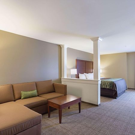 Comfort Inn & Suites Закарі Екстер'єр фото