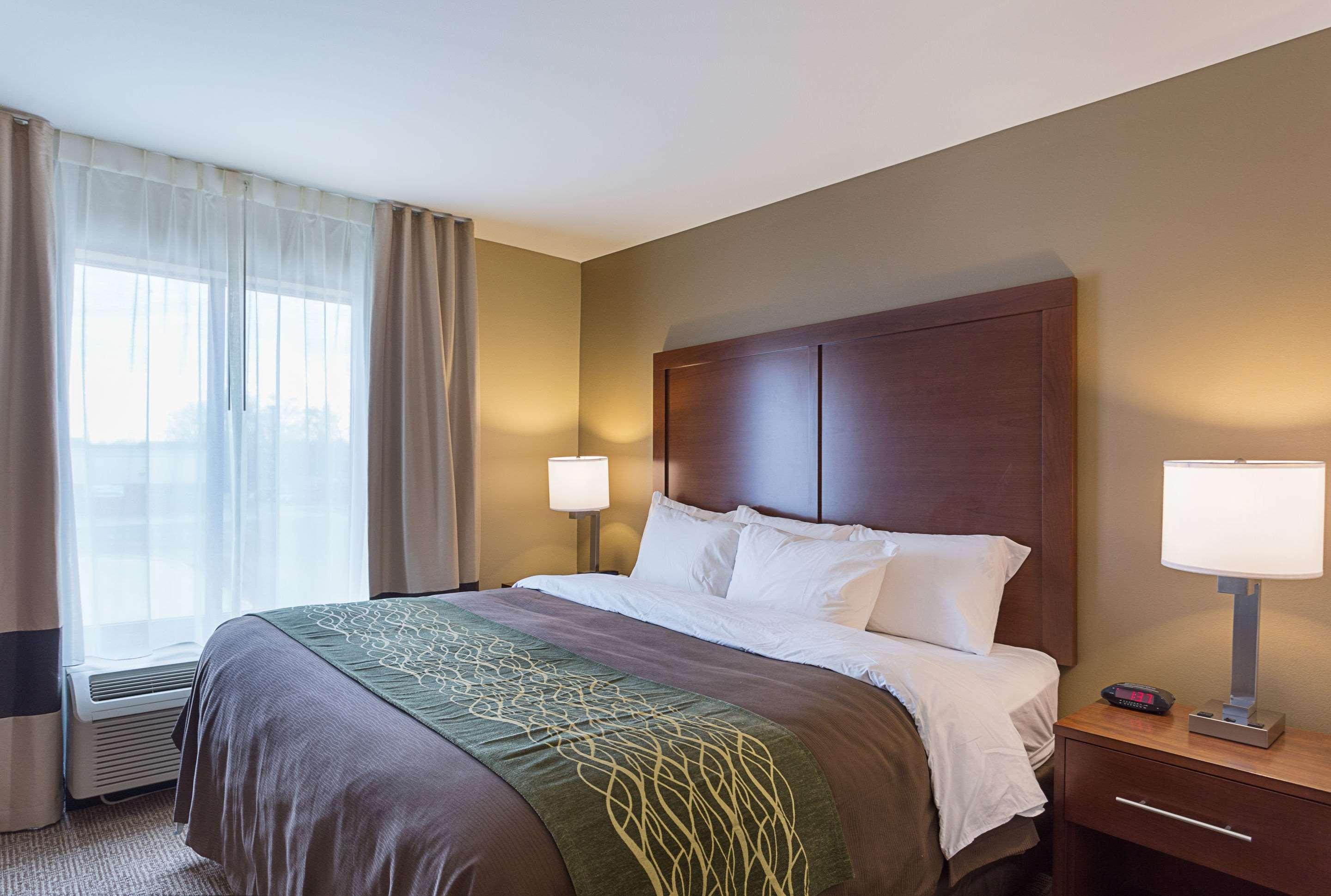 Comfort Inn & Suites Закарі Екстер'єр фото