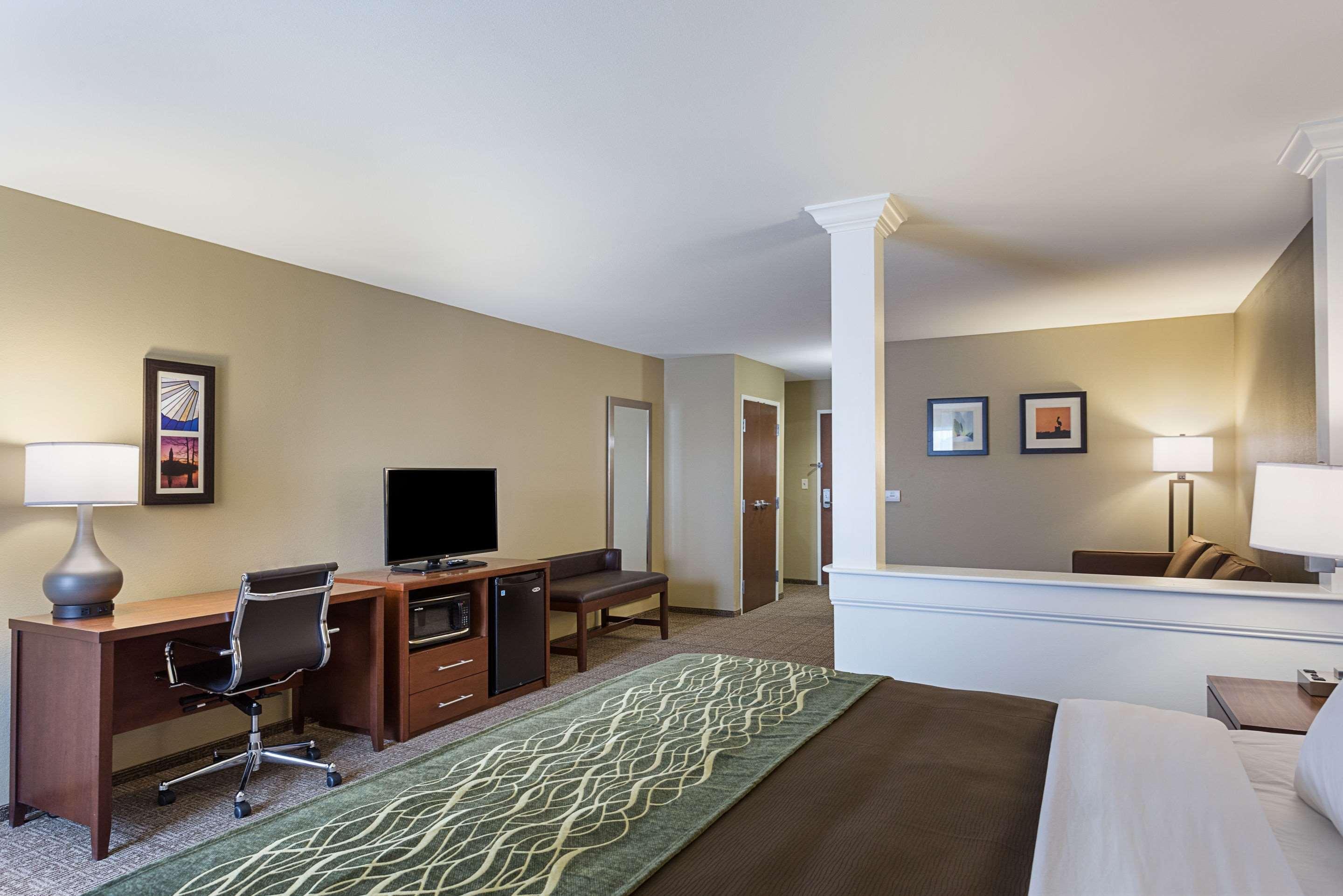 Comfort Inn & Suites Закарі Екстер'єр фото
