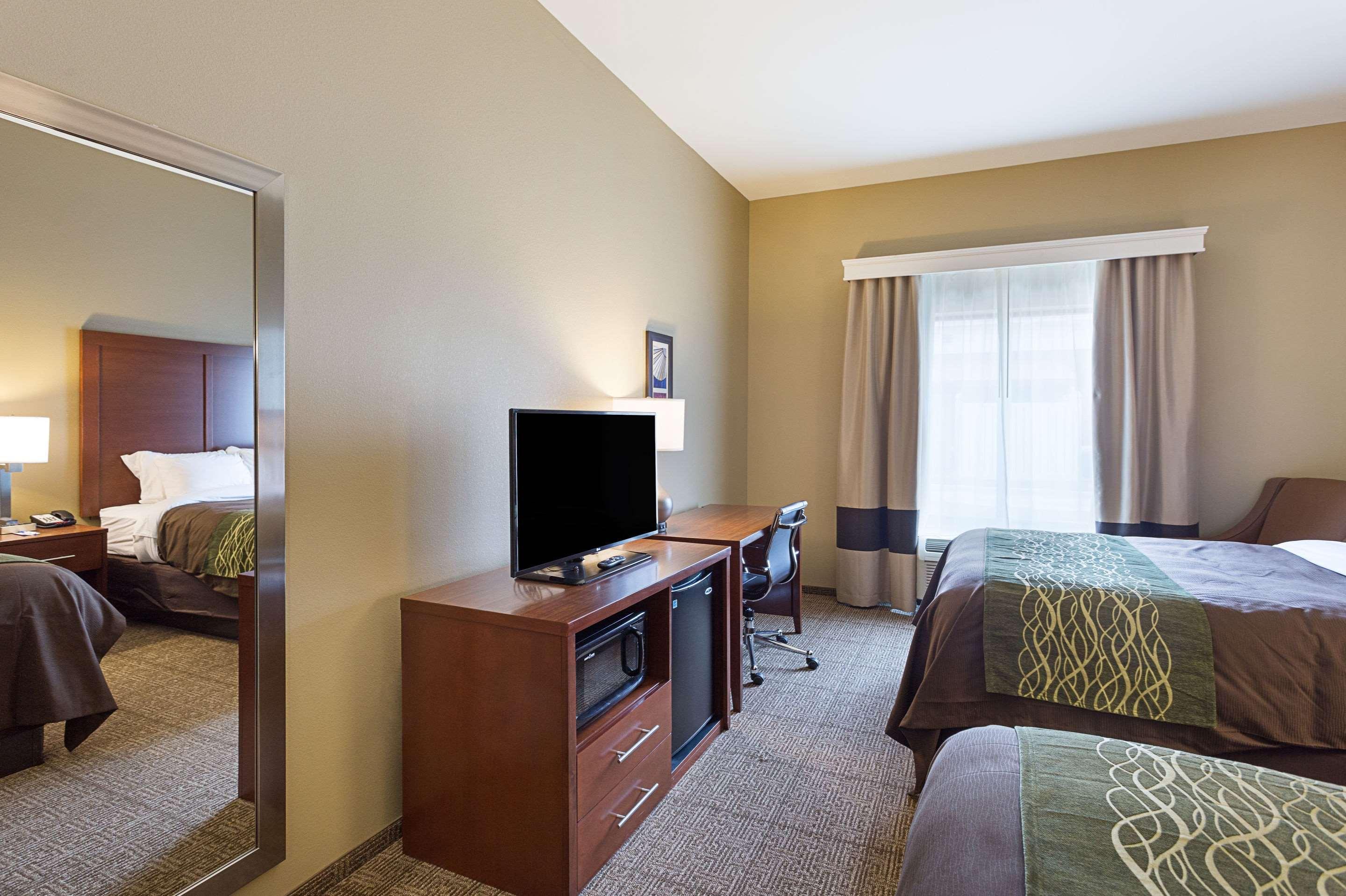 Comfort Inn & Suites Закарі Екстер'єр фото