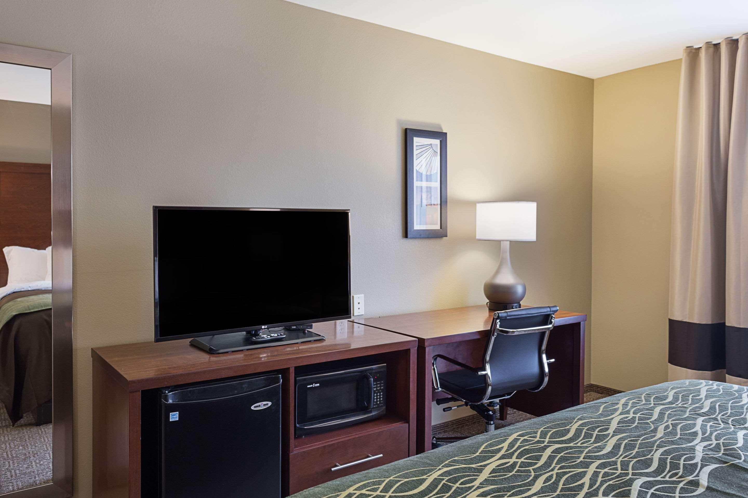 Comfort Inn & Suites Закарі Екстер'єр фото