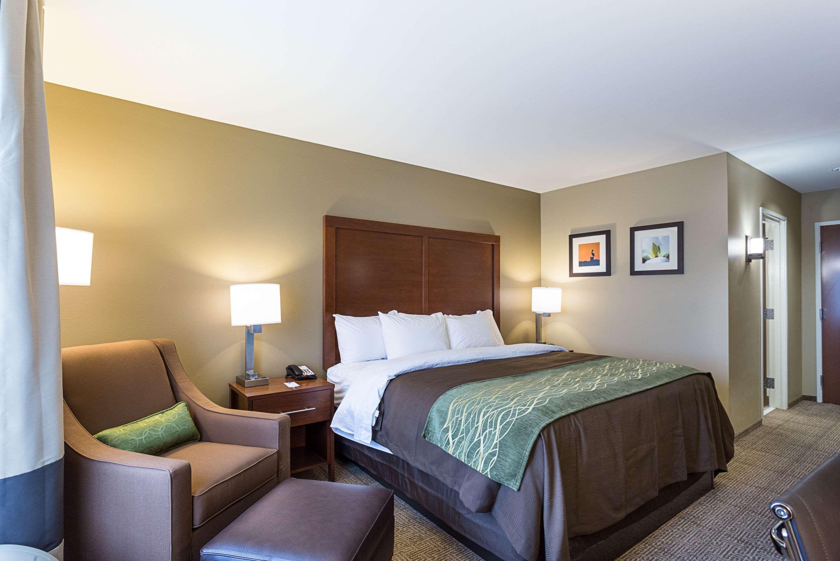 Comfort Inn & Suites Закарі Екстер'єр фото