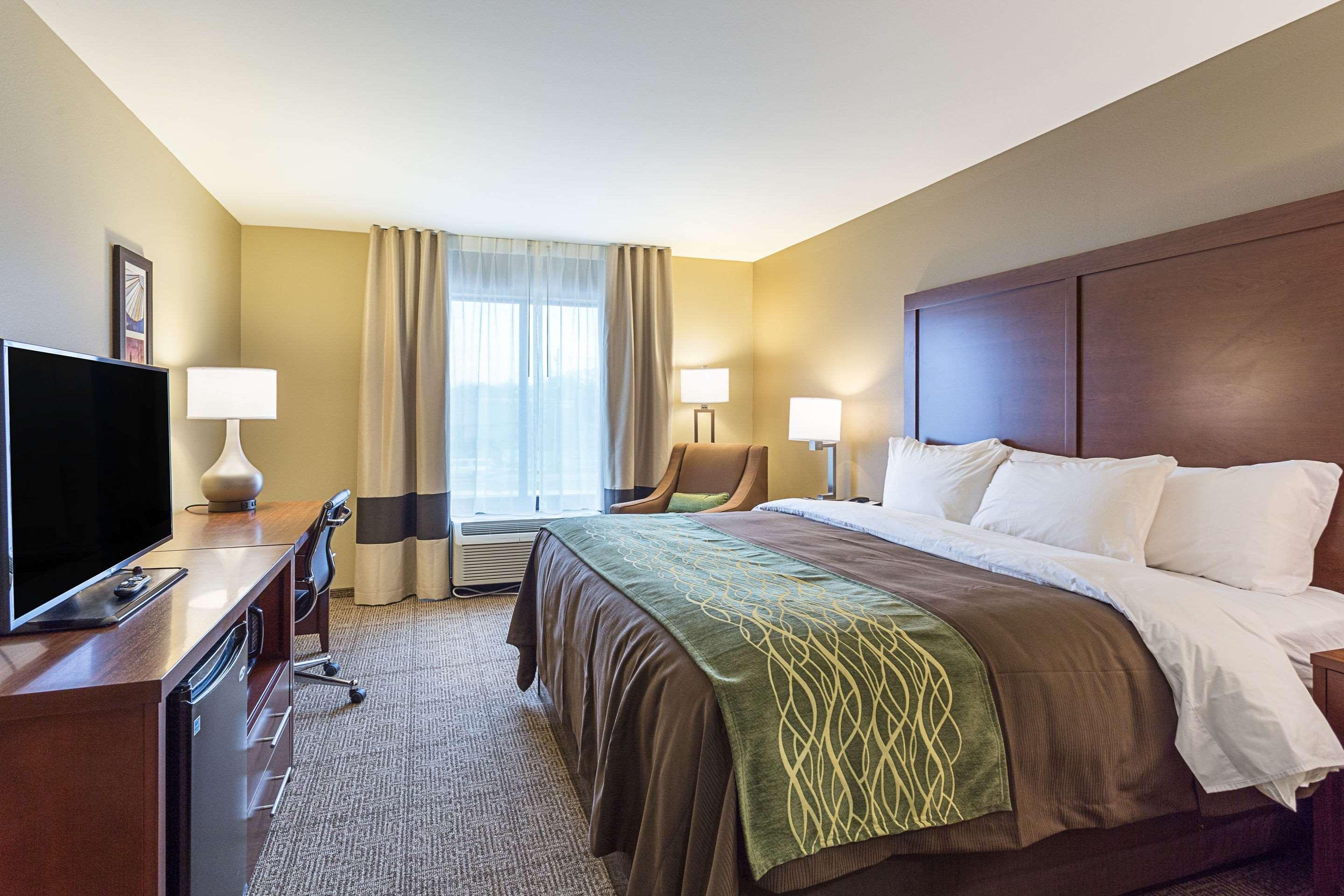 Comfort Inn & Suites Закарі Екстер'єр фото