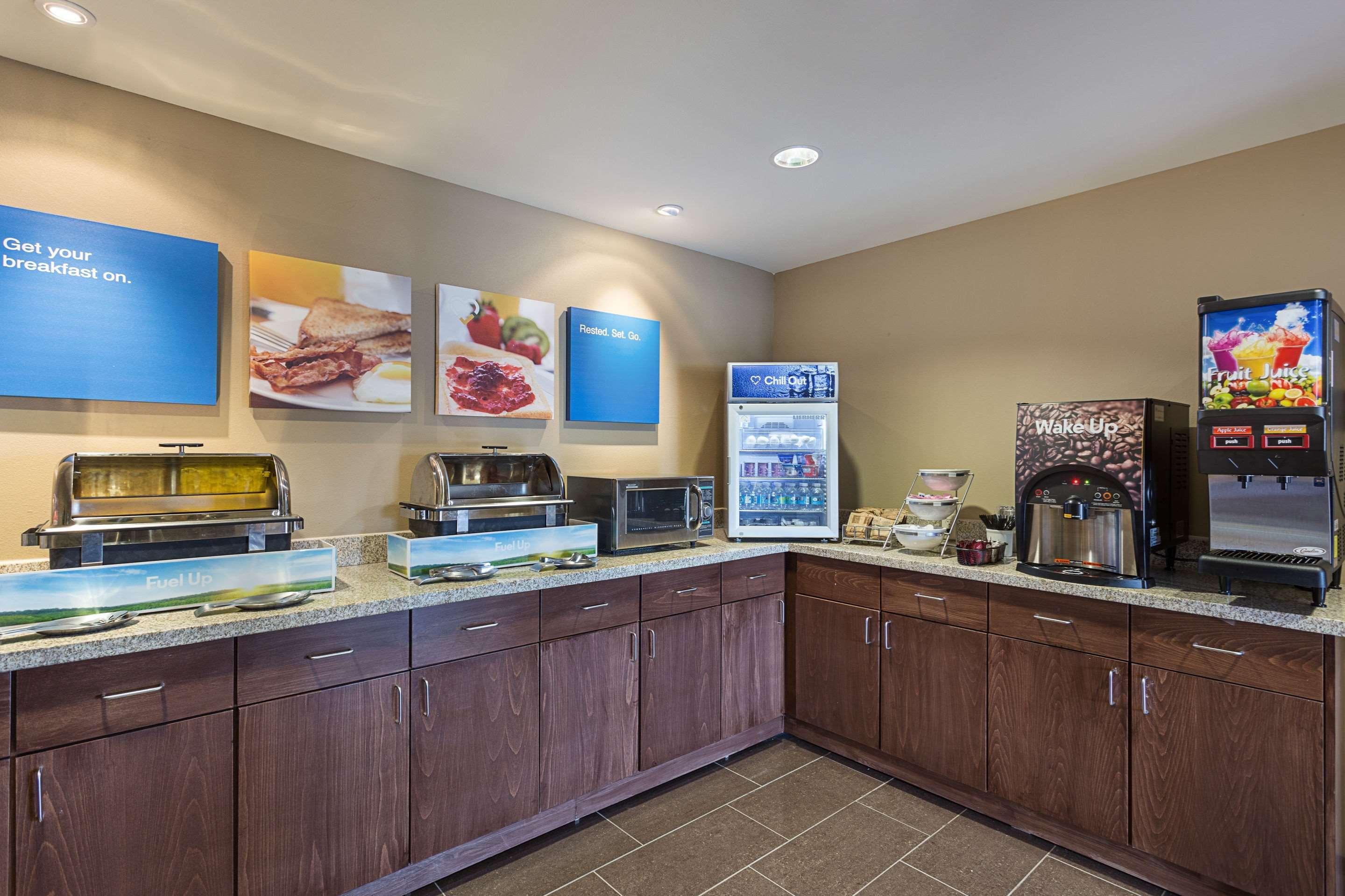 Comfort Inn & Suites Закарі Екстер'єр фото