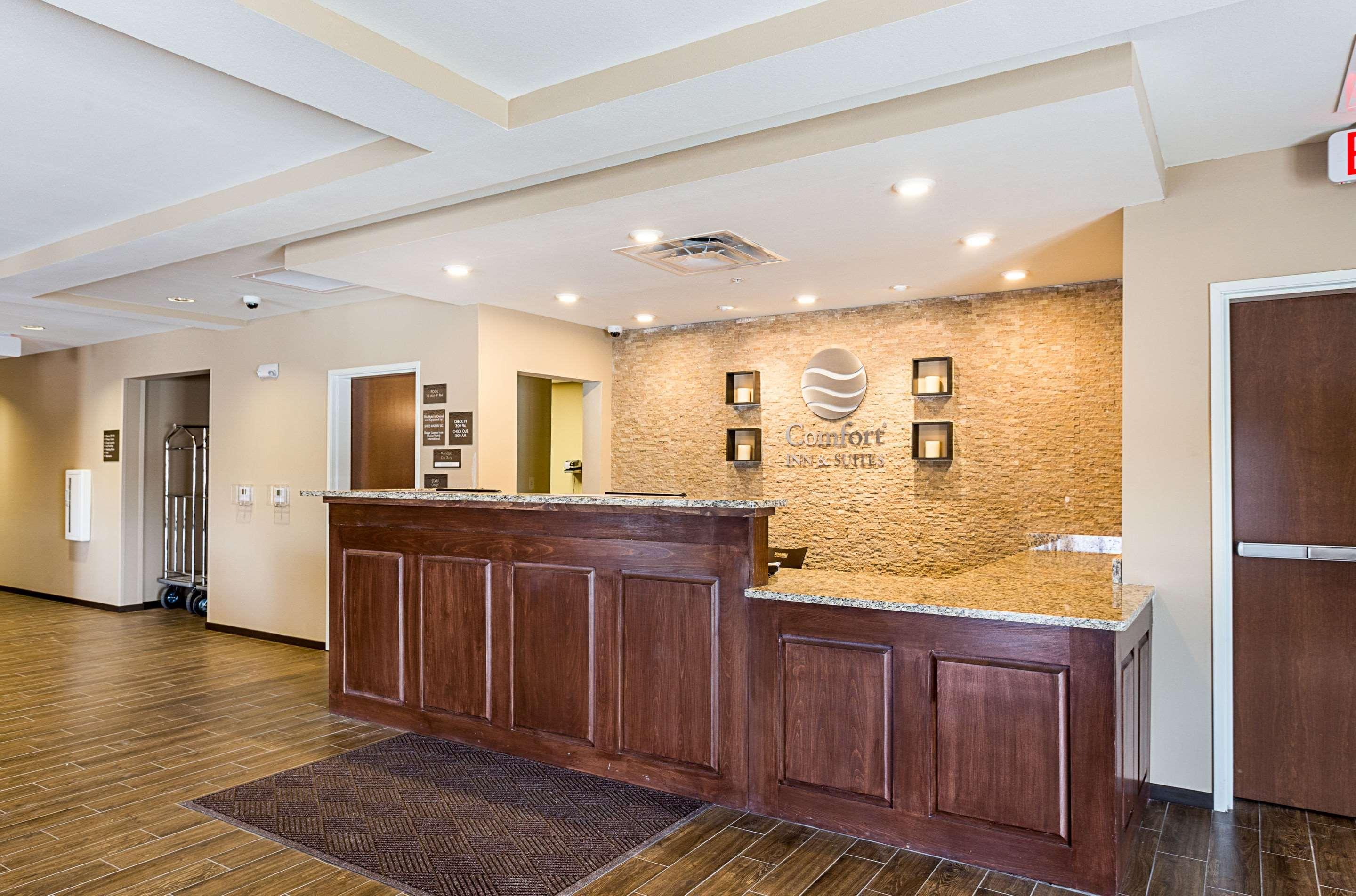 Comfort Inn & Suites Закарі Екстер'єр фото